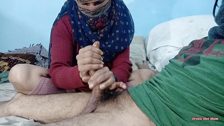 Netu: XXX Handjob From a Desi Pakistani Teen Girl