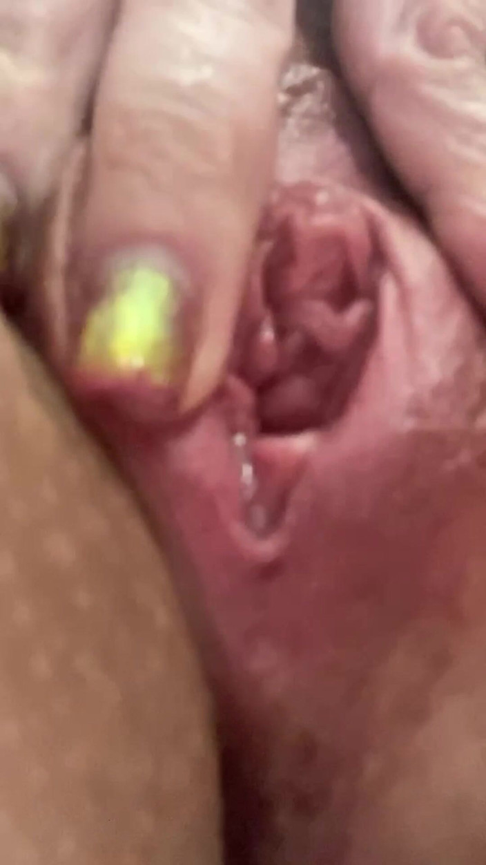 Elianna: Medan du var i duschen Pt. 4