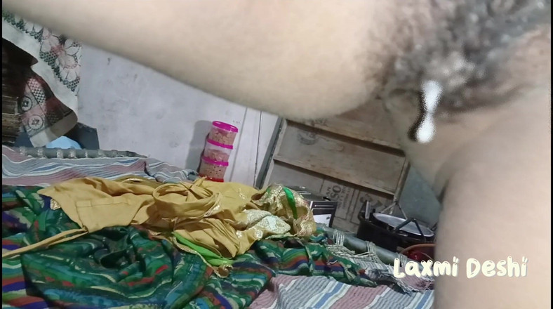 Laxmi deshi: 印度德希女友的激烈阴户性交