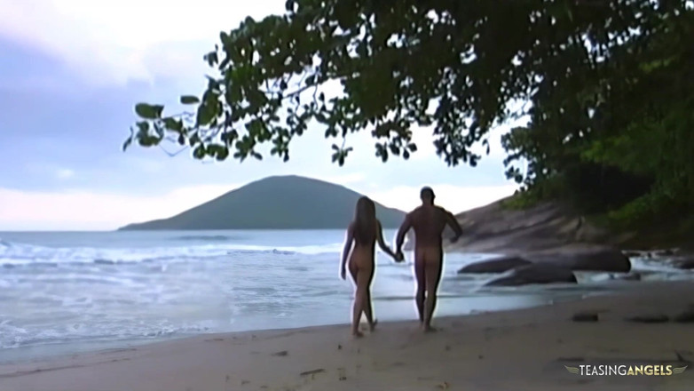 Teasing Angels: Sesso anale sulla spiaggia sembra eccitante mentre la miLF bionda...