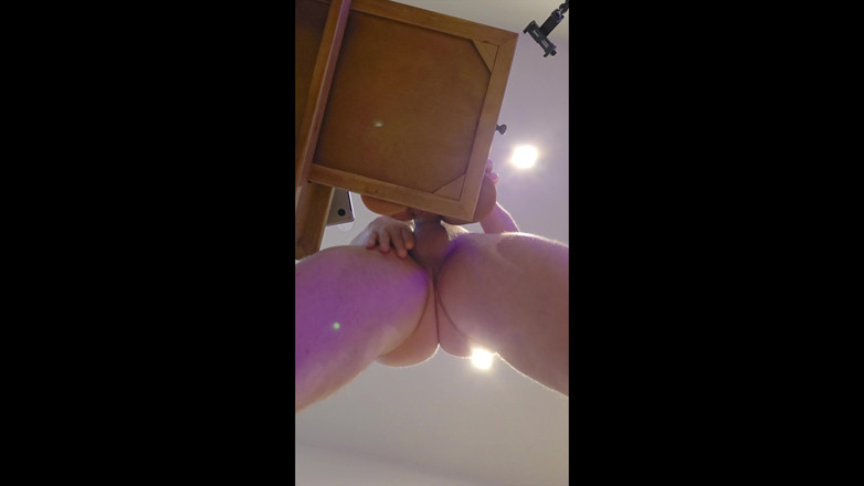 Tomas Skoloudik: Je baise mon jouet jusqu’à ce que je jouisse - deux...