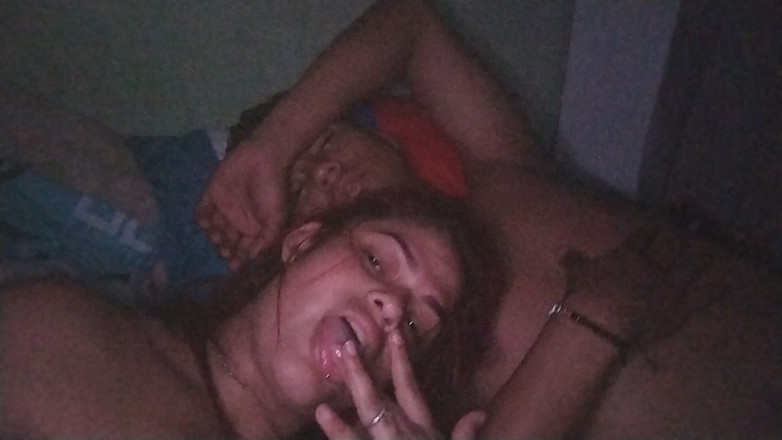 AngyAmazon: 내 어린 황소에게 질싸 당하는 걸 좋아해