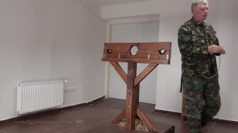 Spanking Server: Victoria ass whip 0711