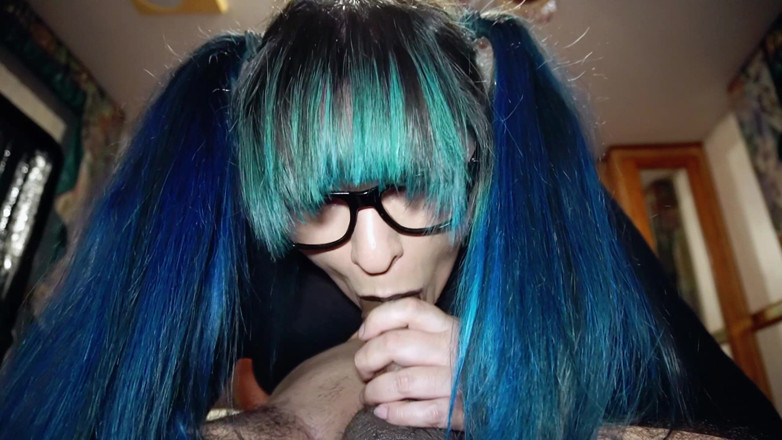 VickyVixen: Goth Brat Sucks You Dry