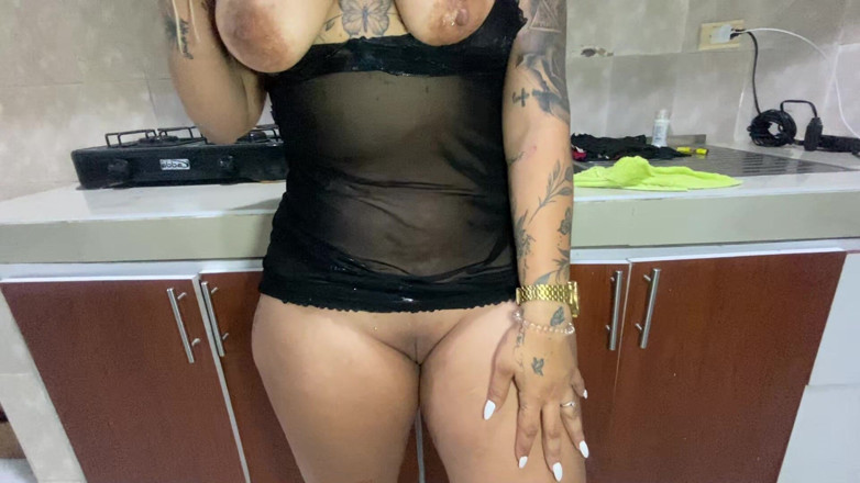 karimguler8: A bunda gorda da madrasta traindo saltando no meu pau