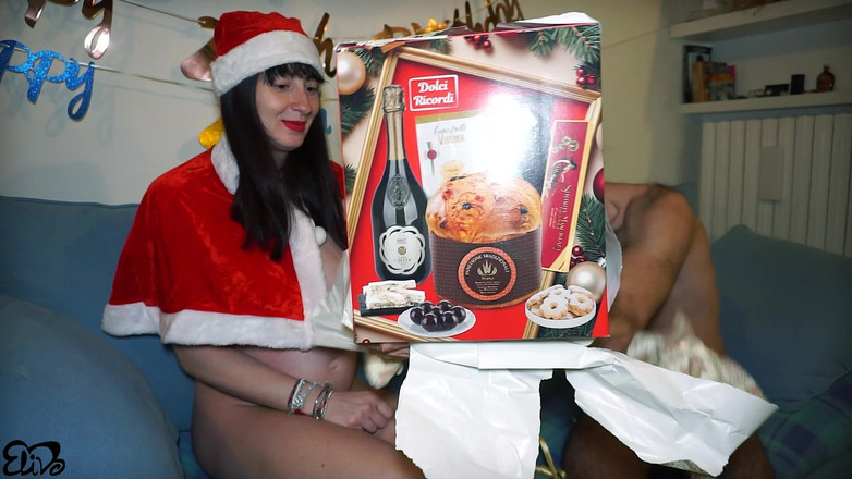 ElivaLove: Точка зрения: Беременный Санта заботится о твоём члене!