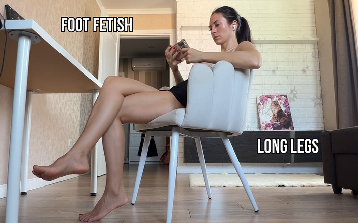 Princess Monica: Je te taquine avec mes pieds nus