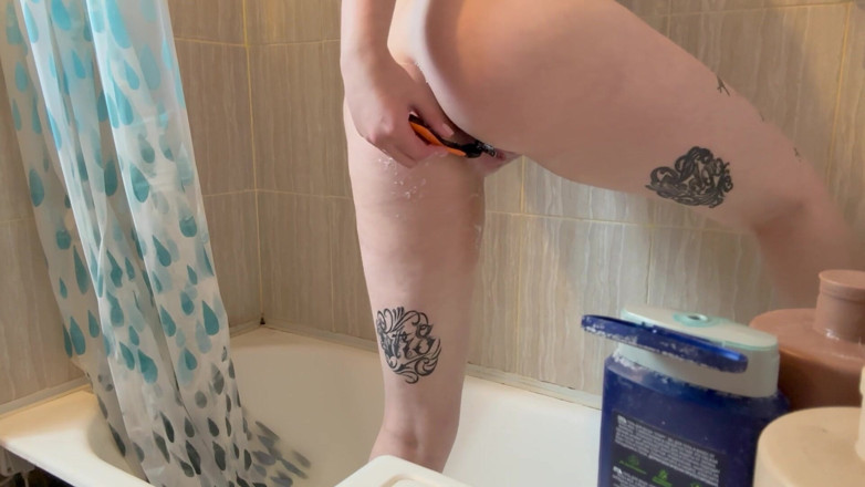 Deylamoons: Busty Bitch Grooms Her Hairy Pussy