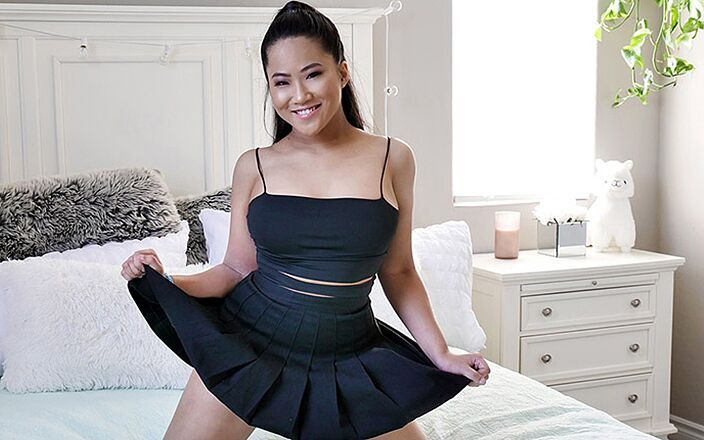 Team Skeet: Memek sempit gadis perawan asia ini dientot habis-habisan sama kontol...