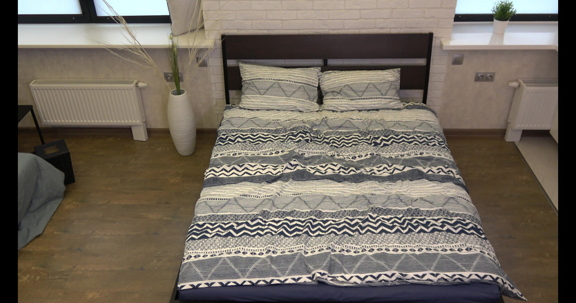 Milfs and Teens: Jovem gata de meias pretas