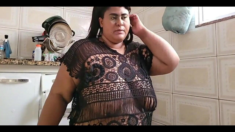 Jeanne Welsh: 和继母在厨房里的一次很棒的性爱，她脸上有很多精液