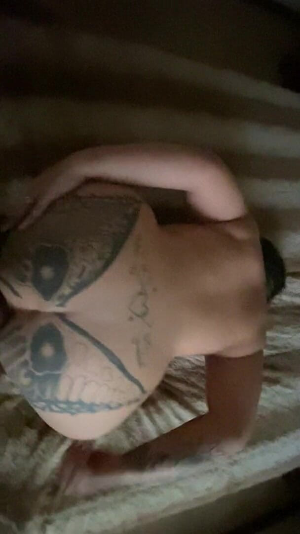 MzKiTTy91: Wielki tyłek pawg milf żona bierze wytryski