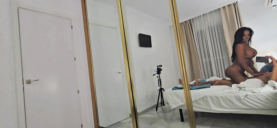 ep3kofficial: Bubble Butt Ebony Rides My BBC Until It Explodes Inside...