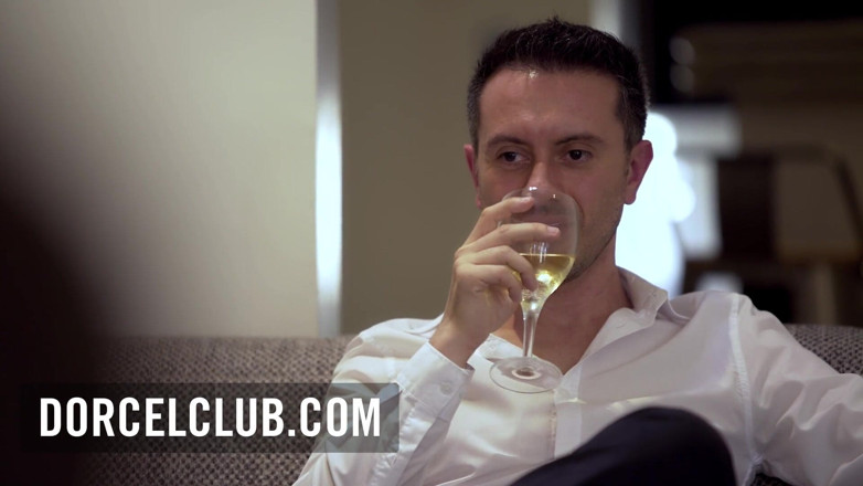 Dorcel Club: Wspaniała Lucy znajduje się między dwoma mężczyznami