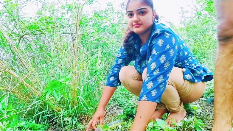Your_aisha: Indian Village Girl First Time Fuck Her Tight Pussy Outdoor...