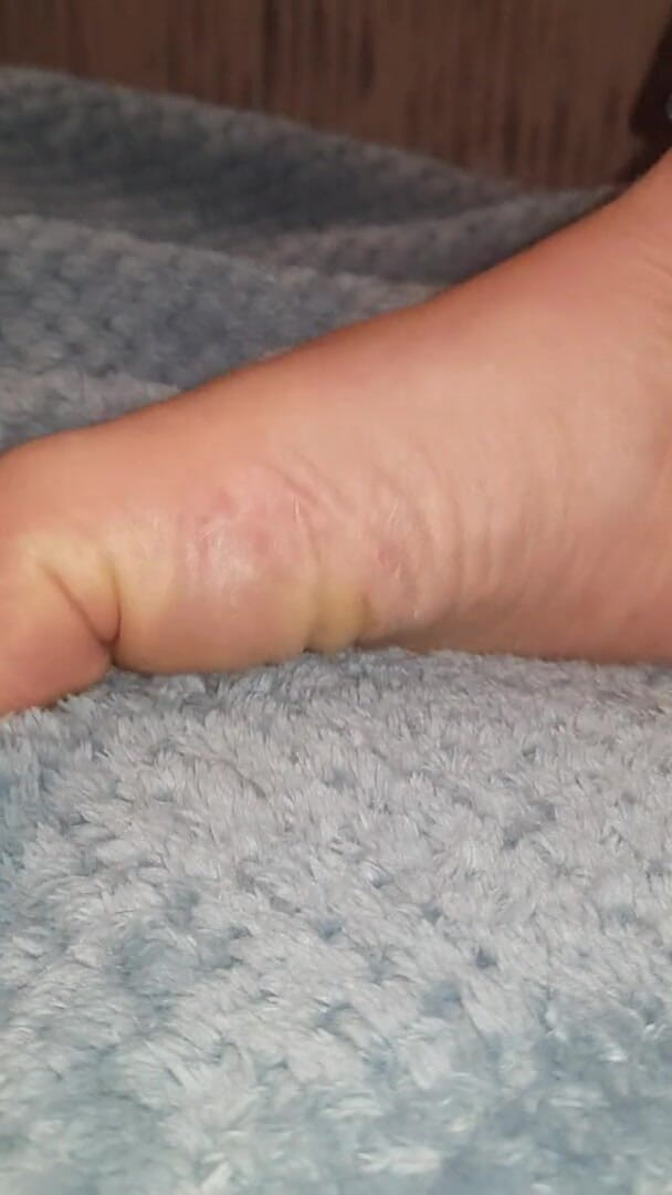 Faith's Feet Fetish: Faith feet fetish - shaving my toes
