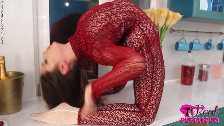 Flexilady: Flexible in Luxury Apartment