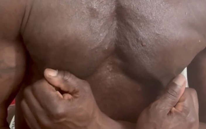 Black mature kinky muscle: Butt Titpig nevlastní otec masíruje prostatu nipppleplay sperma