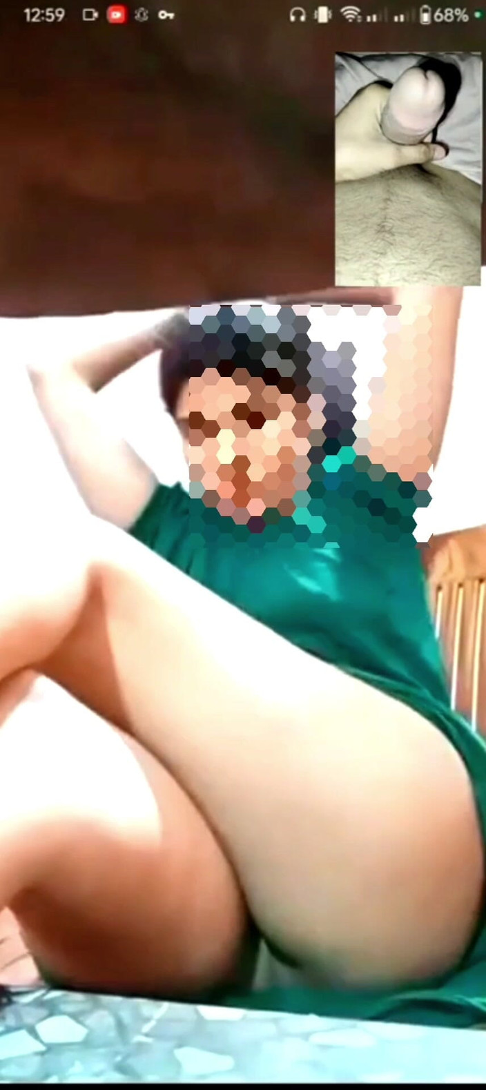 Desifukraa: Üvey kız kardeşim görüntülü görüşmede amını gösteriyor