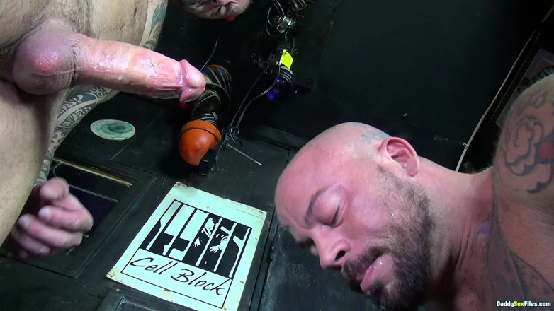 Daddy Sex Files: Kompletní servis Spit &amp; Shine