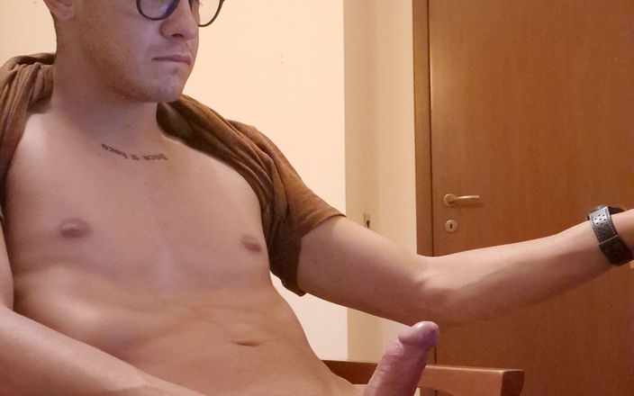 Fitguywithbigdick: Tvrdé stříkání 11