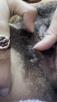 [close up] Latina Arab Goddess Fingering Her Own Hairy Pussy to Orgasm