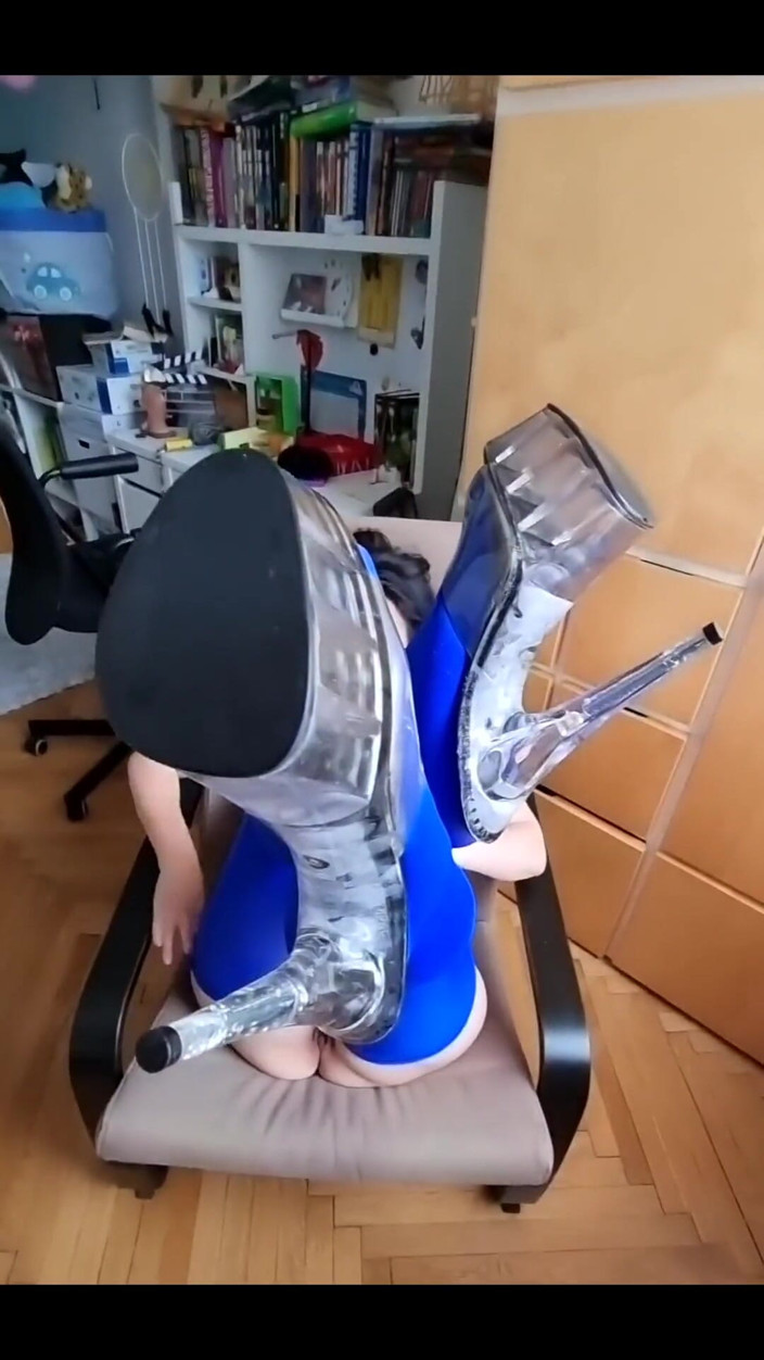 BritneySwallows: vishaal milf(chodne laayak mammi) gand. isse bhi bari mammi Milkers!