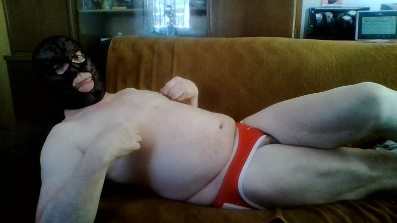 Andi Geil: Dengan topeng dan jockstrap kitty yang nakal