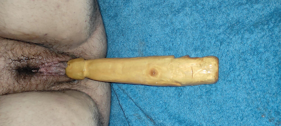 Jonas1996: Houten dildo in de kut van mijn vriendin