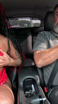 Mc Beka a lovit străzile din São Paulo, expunându-i partea din spate masivă.
