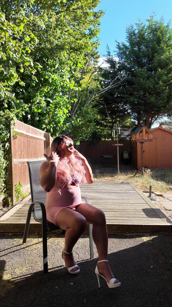 Kelly CD 2022: Sexy Crossdresser Kellycd2022 in Pink Mesh Dress and Heels