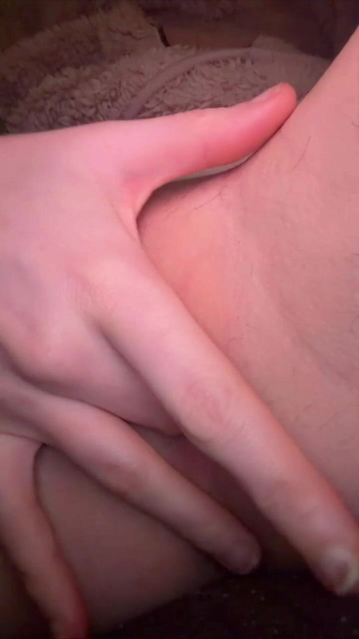 Teen Sophie: Vollständige Masturbation, Dabei Reibe Ich Meine Muschi so Gut
