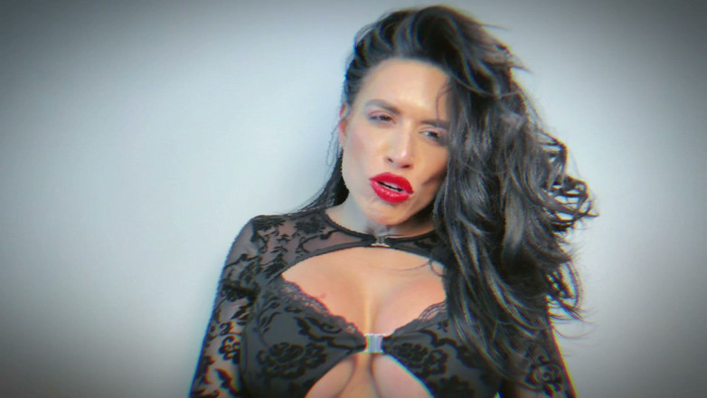 Eva Angelina: Wampir