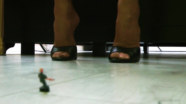 Goddess Celine: Giantess Feet Squash