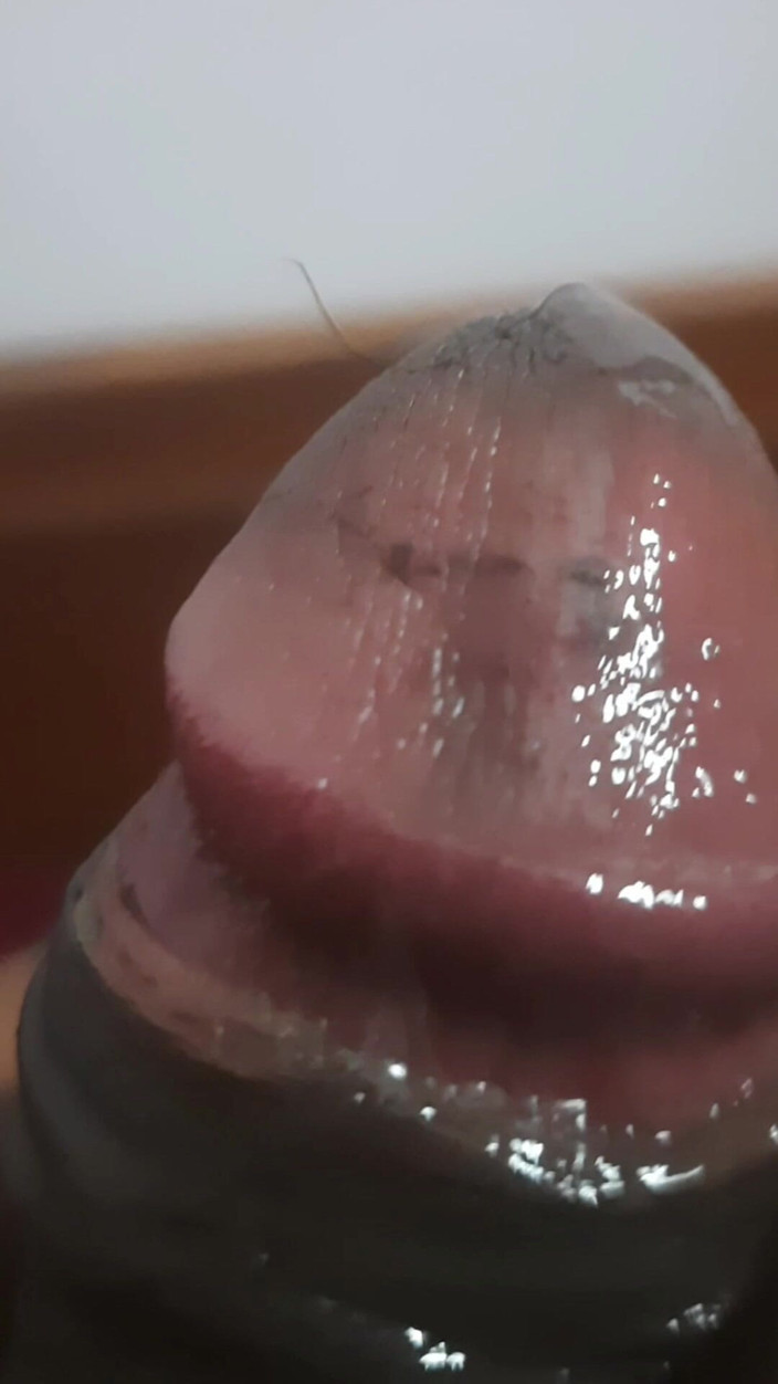 Lubina45: 一个男人正在享受自我探索的旅程。