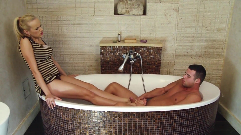 Xtime Network: New wife makes her man cum in the bathroom