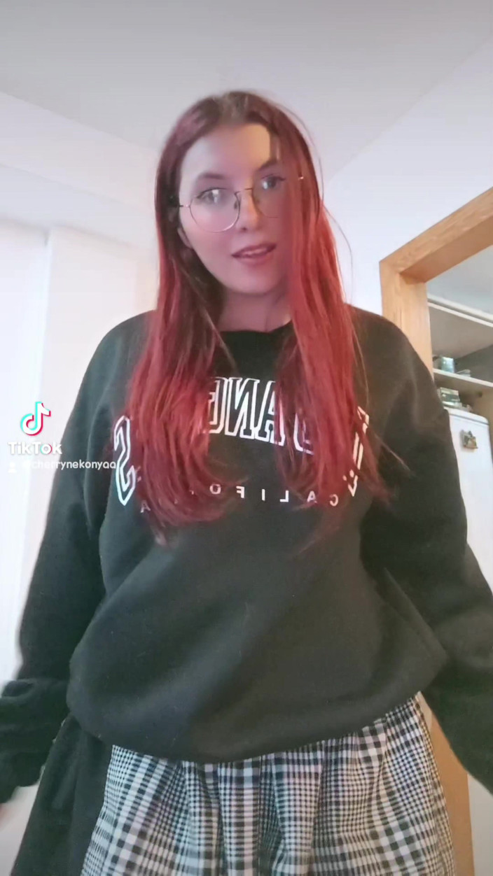 Softbrattypuppy: Compilación de Tiktok - linda, lasctona, sexy, cosplay, caliente