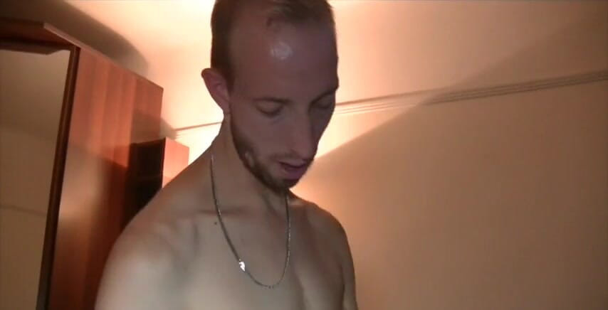 Crunch French bareback porn: Fetiș BBK fără tabu pentru fundul ăsta care se masturbează în lenjerie...