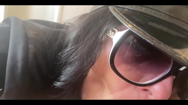 MilfyCalla: Milfycalla kompilace - fetiš sex, kouření, down-bundy, Kožešiny a sexy boty - 1i...