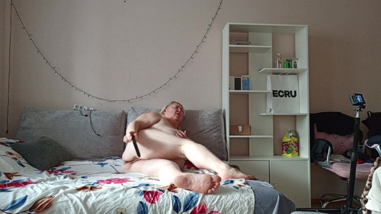 Zona901: La figa e i giocattoli sessuali della matrigna