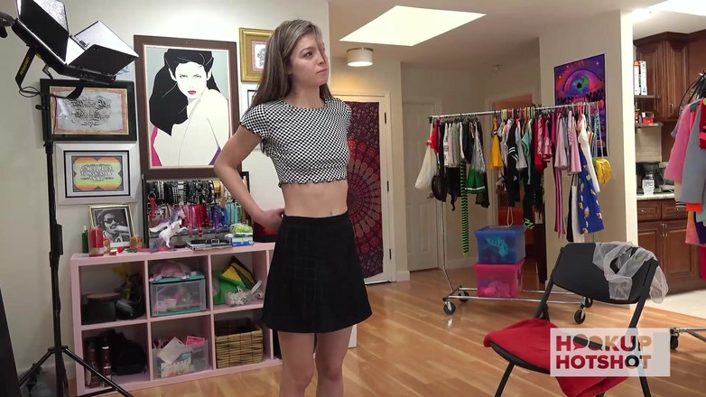 HookUp HotShot-BTS: Bts - Děvka Avery Moon se ptá Bryana Gozzlinga na drsný...