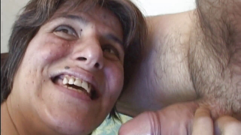 Real Home Made: मेरे सबसे अच्छे दोस्त की बहन - परिपक्व शरीर के बाल वाली लड़की अच्छी लंड चुसाई देती है