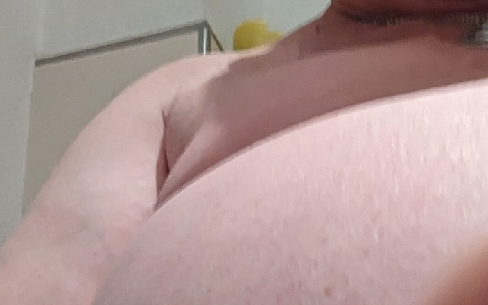 Karlchengeil: Výměna zadku v kalhotách