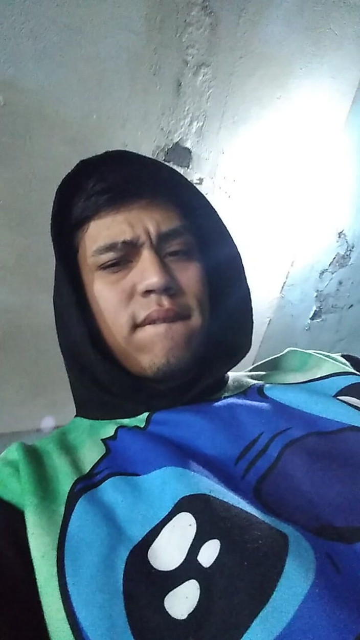 AlexAlejandro13: सार्वजनिक रूप से मुझे छूना Rich