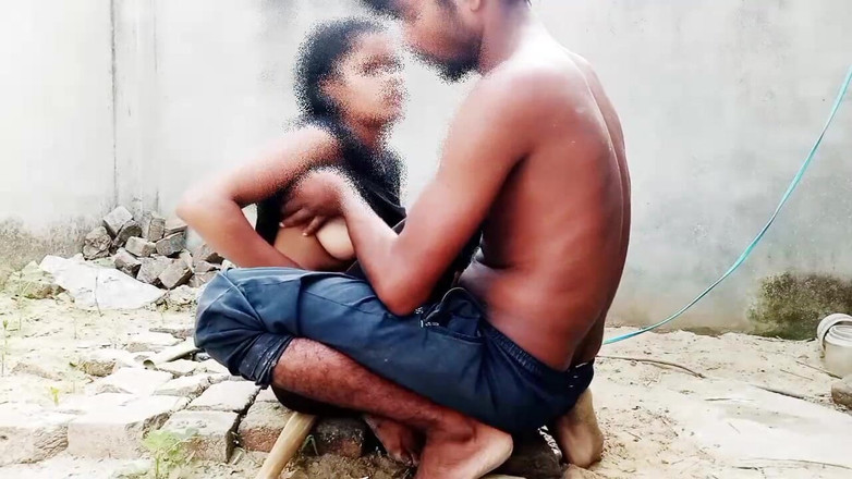 Laxmi deshi: 18 साल की भारतीय गांव की लड़की की जोरदार चुदाई