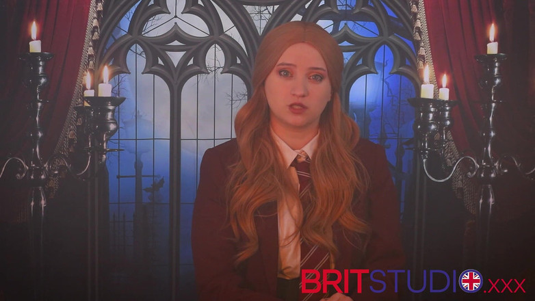 Brit Studio: La scena di debutto di victoria greene, un dildo nel...