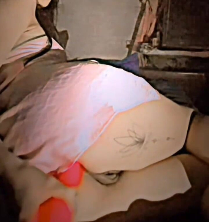 Axel R: मेरी प्रेमिका अपनी गांड में डिल्डो डाल रही है