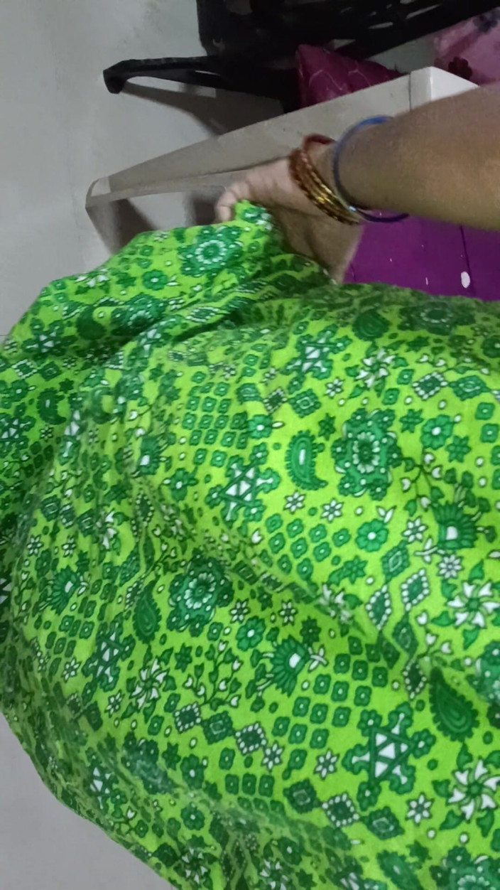 Muruga: सेक्स के बाद साफ शेविंग के लिए देसी आंटी की चुदाई