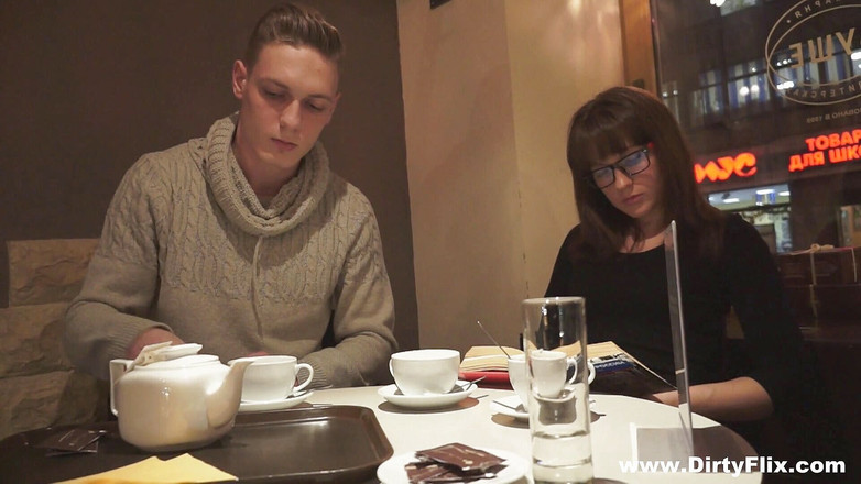 She is Nerdy: 흑인 대물 자지에게 따먹히는 흑인 대물 자지