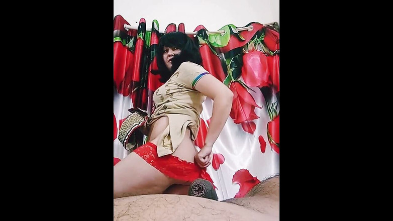 Bolly Karma: Exótica milf cachonda, cuerpo increíble